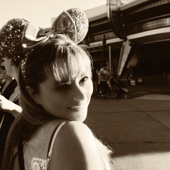 Meet your Posher, Michele - Picture 2 of 2